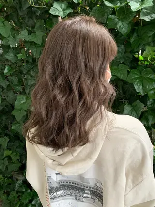 セミロング NENE🌿可愛い カラーを作る美容師のヘアスタイル