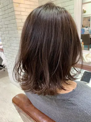 ミディアム カラー パーマ ヘアアレンジ マツエク・マツパ レイヤー＆カラー 人気美容師倉崎涼のヘアスタイル
