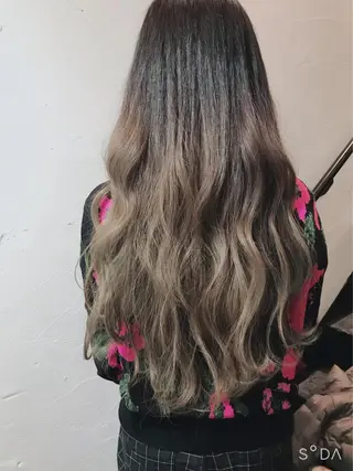 ロング 山本 みきのヘアスタイル