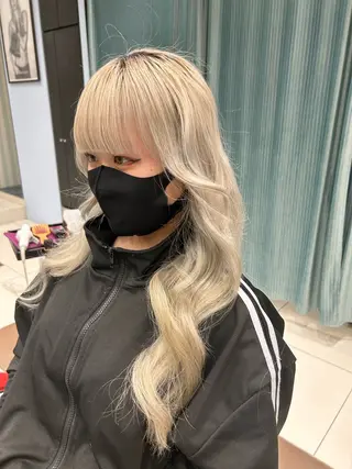 ロング ハイトーンカラー✨️ 艶カラー特化Amiのヘアスタイル