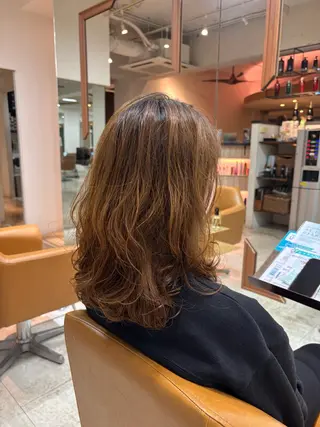 ミディアム パーマ 金 順惠のヘアスタイル
