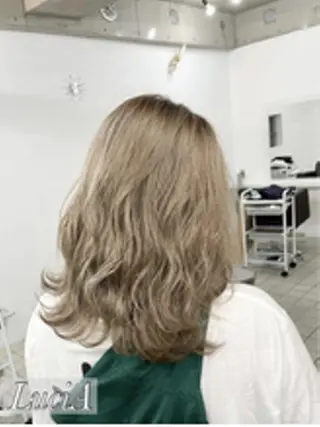 ロング カラー エクステ LuciAのヘアスタイル