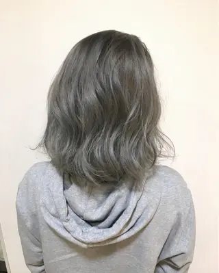 ミディアム カラー Miru by INCE HAIRのヘアスタイル