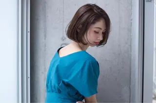 ミディアム hoNua. 栄/透明感カラーのヘアスタイル