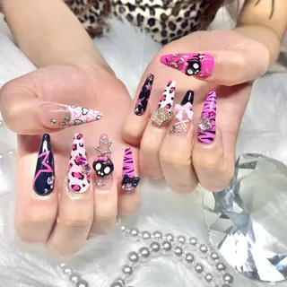 ネイル ayaka ギャルネイル🎀のネイルデザイン