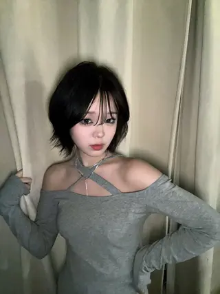 ショート パーマ ヘアアレンジ 鳴海 美海のヘアスタイル