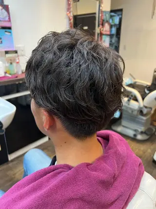 ショート パーマ メンズ 二本木 秀成のヘアスタイル