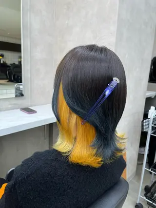 セミロング 寒色＆ブリーチ特化 寒色MiOのヘアスタイル