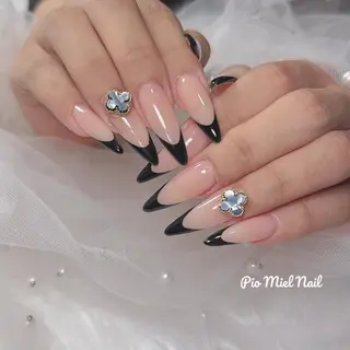 セミロング momo 長さだしのネイルデザイン