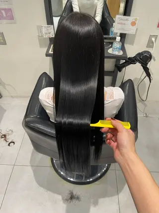 ロング UMEDA FIGAROのヘアスタイル