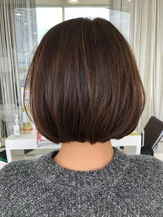 ショート カラー 秋野 睦実のヘアスタイル