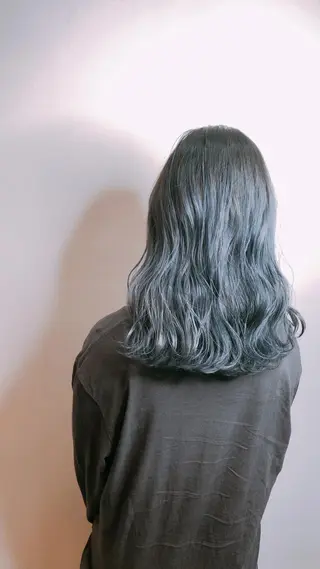 ミディアム カラー NINE＋/代表 ブリーチ特化型サロンのヘアスタイル