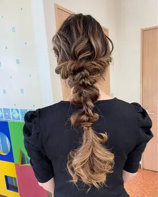 ロング ヘアアレンジ yui .のヘアスタイル