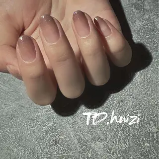 ミディアム めぐみのネイルサロン スタッフ練習のネイルデザイン