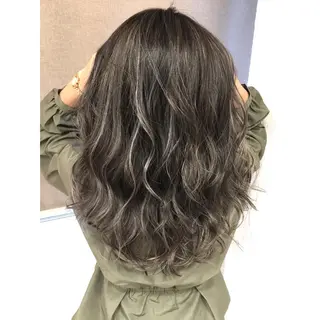 セミロング カラー 井上 一平のヘアスタイル