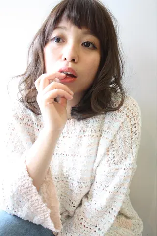 ミディアム カラー パーマ tuuli トゥーリのヘアスタイル