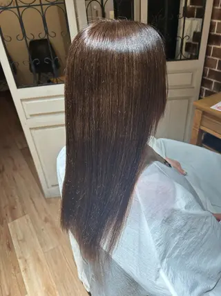 ロング ブリーチ・カットモデ ル募集中🫧高口小春のヘアスタイル