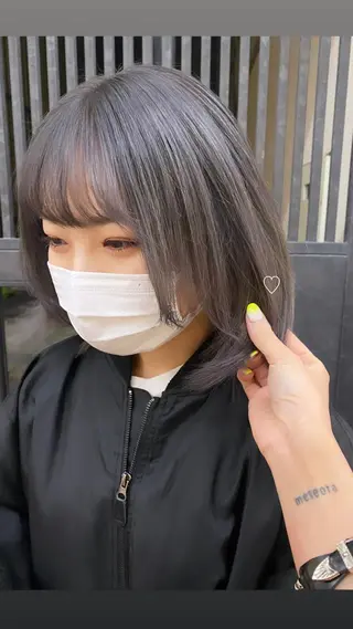 ミディアム ウルフカット/吉村 桃子のヘアスタイル