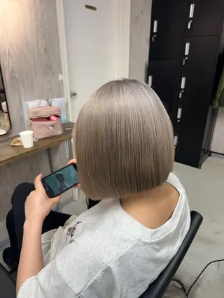 カラー lafit YURITOのヘアスタイル
