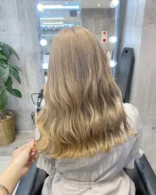 セミロング 🤍ムラ修正ブリーチ 🤍原宿/YUUのヘアスタイル
