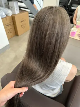 ロング カラー 茂木 理紗のヘアスタイル