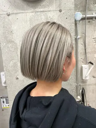 ショート 🫧ハイライトカラー 🫧 𝓜𝓘𝓤のヘアスタイル