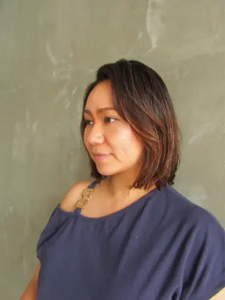 サノ アオイのヘアスタイル