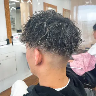ショート パーマ メンズ 本橋 琴実のヘアスタイル