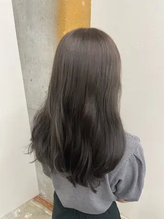 ロング ユナ ナチュラル／透明感のヘアスタイル