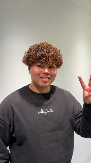 ミディアム パーマ メンズ 高橋 周のヘアスタイル