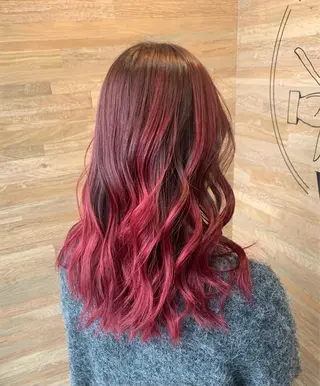 カラー VII所属・市妙 瑠基のヘアスタイル