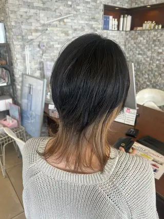 ミディアム カラー 丸山 莉世のヘアスタイル