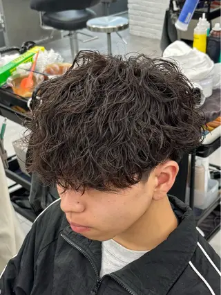 パーマ メンズ 【ØVARL】🦁 メンズパーマ/レオのヘアスタイル