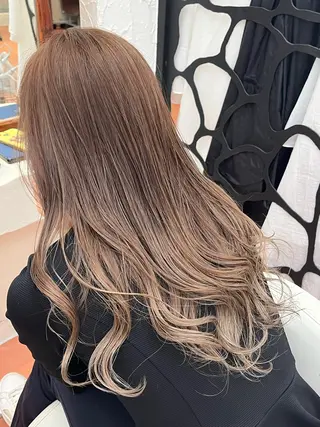 ロング カラー ヘアアレンジ デザインカラー✨ 日高桃佳のヘアスタイル