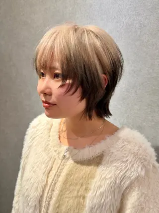 ショート カラー ハイトーン/ウルフ/ レイヤー/Asukaのヘアスタイル