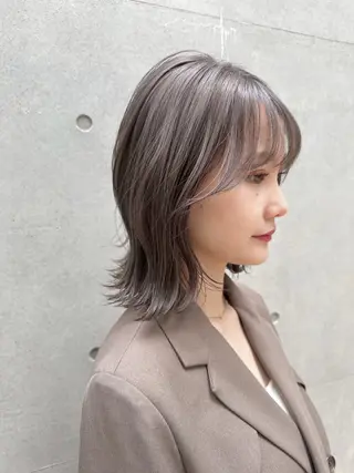 ショート カラー レイヤーカット 透明感カラーのヘアスタイル