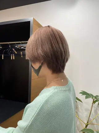 カラー ミルクティー× グレージュMOMOのヘアスタイル