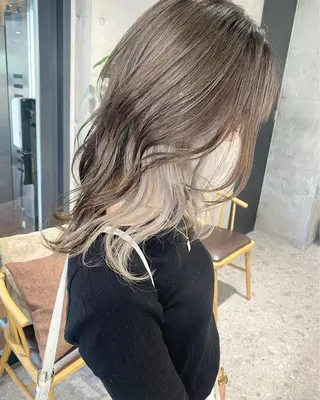 セミロング カラー ブリーチカラーレイヤ ーカット🦋annaのヘアスタイル