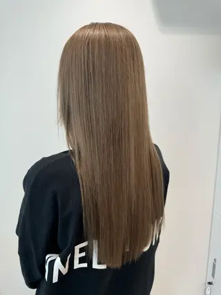 ロング カラー 吉田 美咲のヘアスタイル