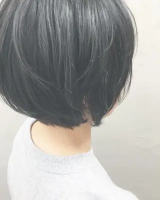 ミディアム カラー 代表　土屋ヒロユキ ショートカットのヘアスタイル