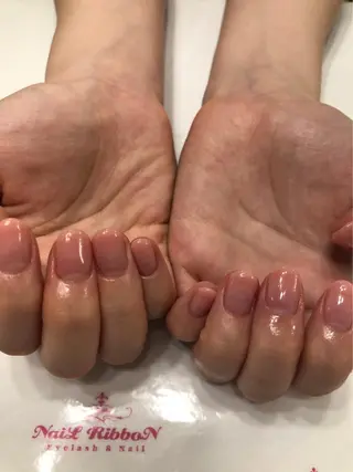 ネイル ネイルリボン 受付スタッフのネイルデザイン