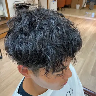 ショート パーマ メンズ chill out 南塚口本店のヘアスタイル