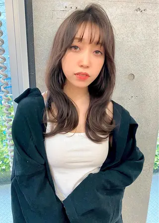 セミロング 大人可愛いレイヤー 大田のヘアスタイル