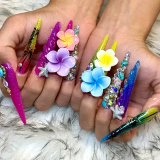 ネイル 出羽 奈津季のネイルデザイン
