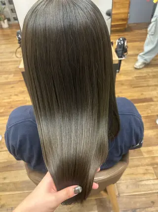 セミロング 大阪デザインカラー/ カットモデル募集のヘアスタイル