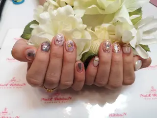 ネイル ネイルリボン 受付スタッフのネイルデザイン