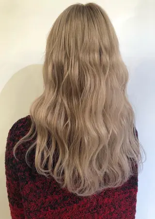 カラー ブリーチカラー🎀 韓国風/寺門美優のヘアスタイル