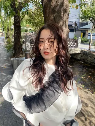 ロング 茜璃/ブリーチカラー /レイヤーカットのヘアスタイル