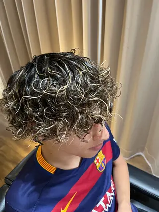 ミディアム メンズ 李 泰宇のヘアスタイル