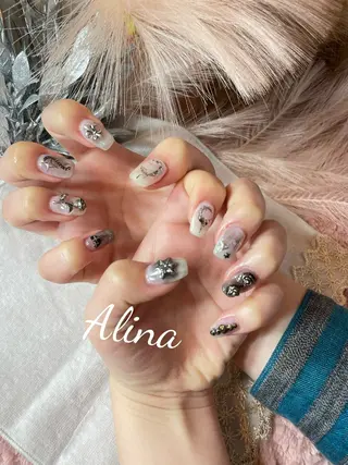 ミディアム Alina エリナのネイルデザイン
